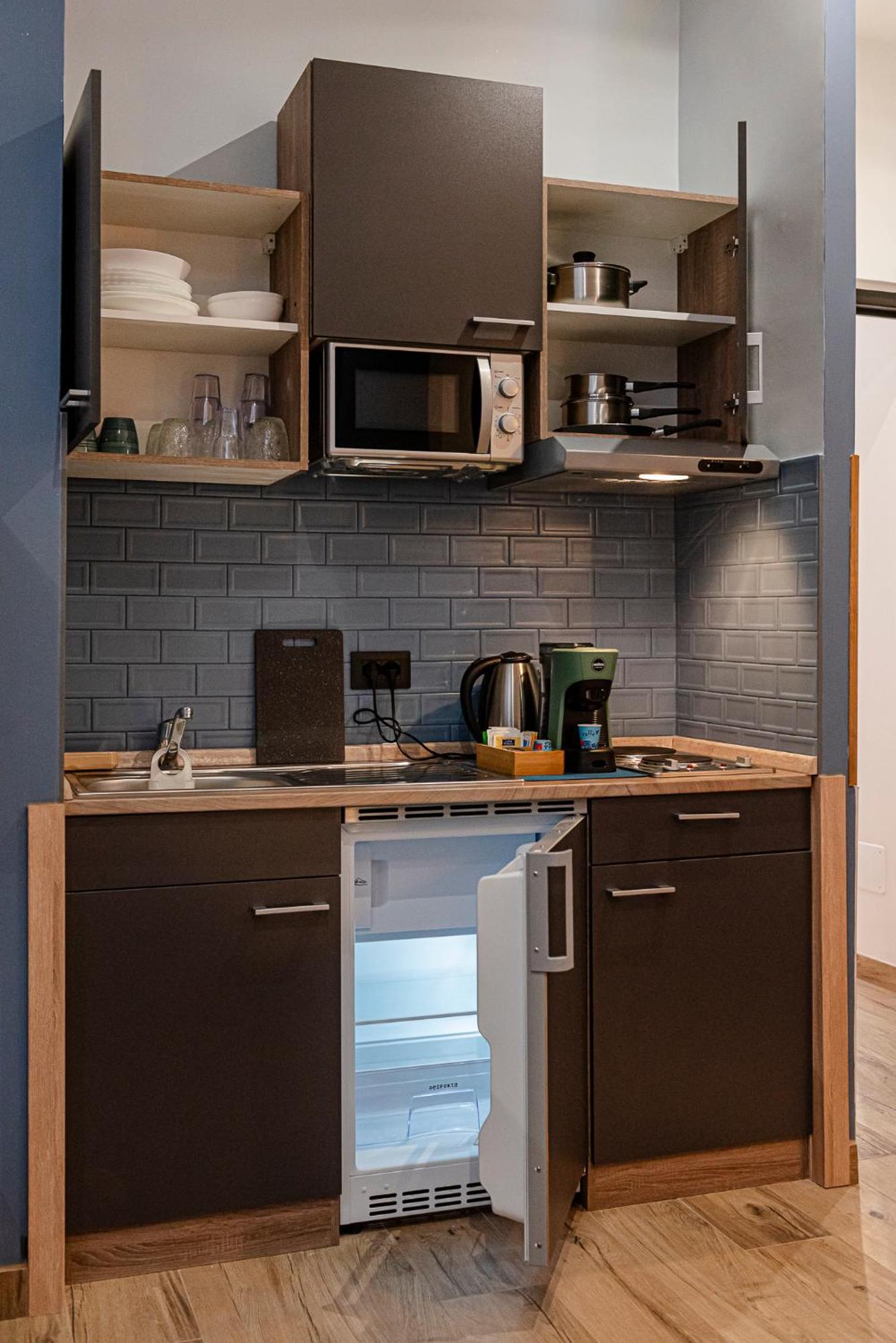 Helle Hus Guest House - 200M From Piazza Bologna Metro And 10 Minutes From The Colosseum Extérieur photo