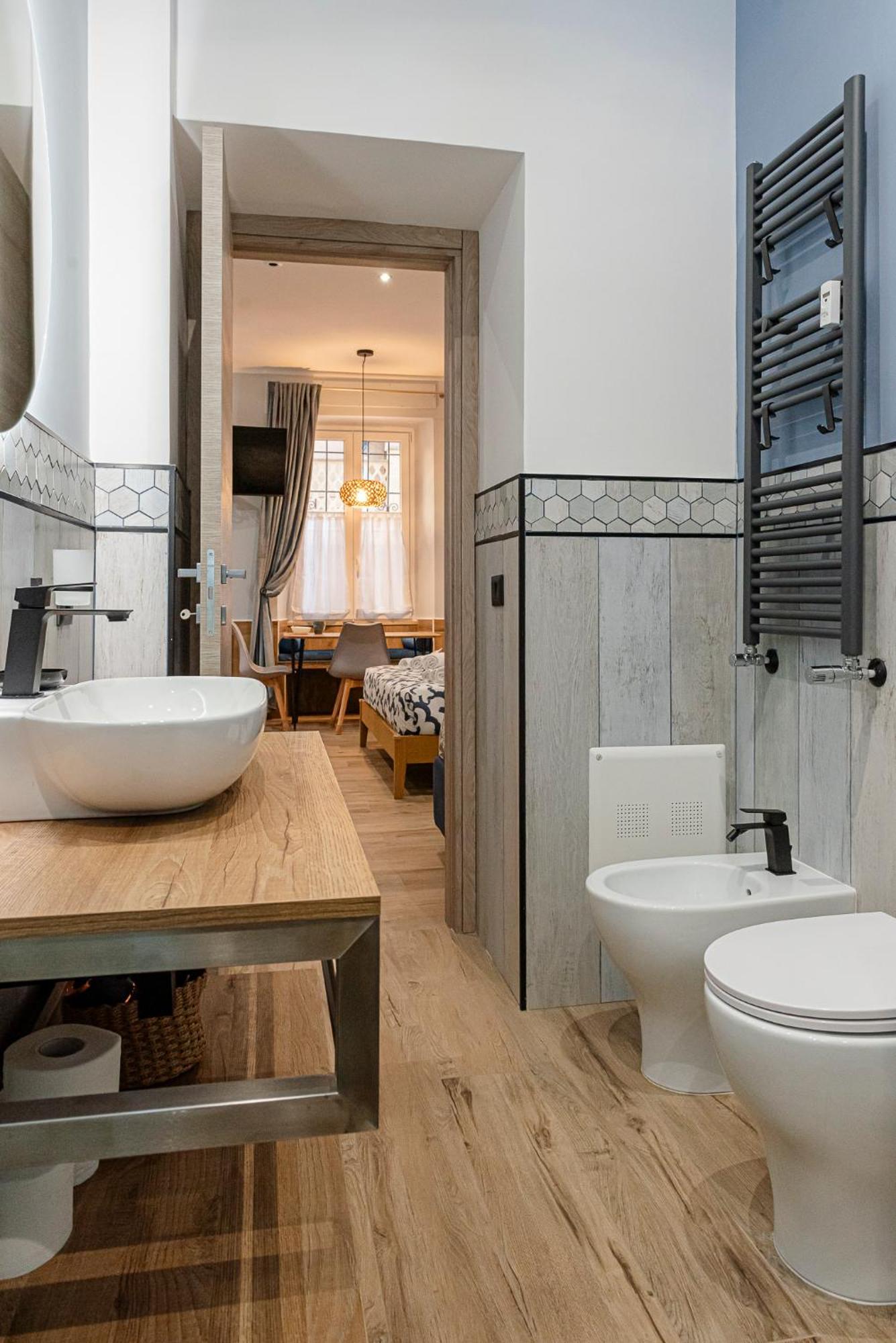 Helle Hus Guest House - 200M From Piazza Bologna Metro And 10 Minutes From The Colosseum Extérieur photo