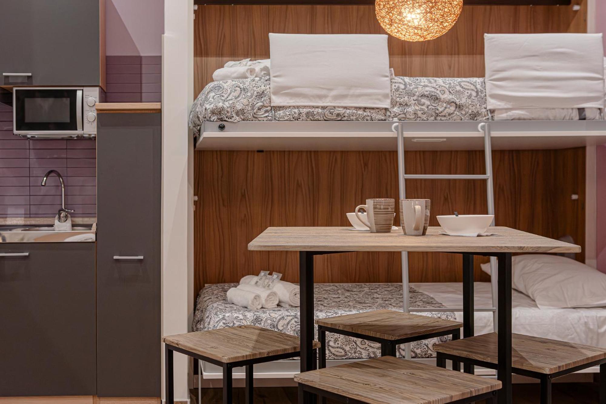 Helle Hus Guest House - 200M From Piazza Bologna Metro And 10 Minutes From The Colosseum Extérieur photo